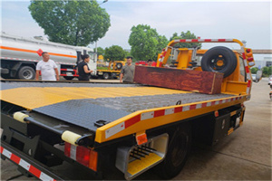 吉首附近拖车电话号码服务